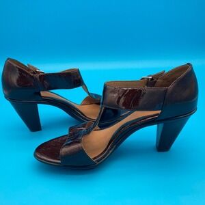Söfft Brown Patent Crinkled Leather T-Strap Heeled Sandals Pumps Size 10M